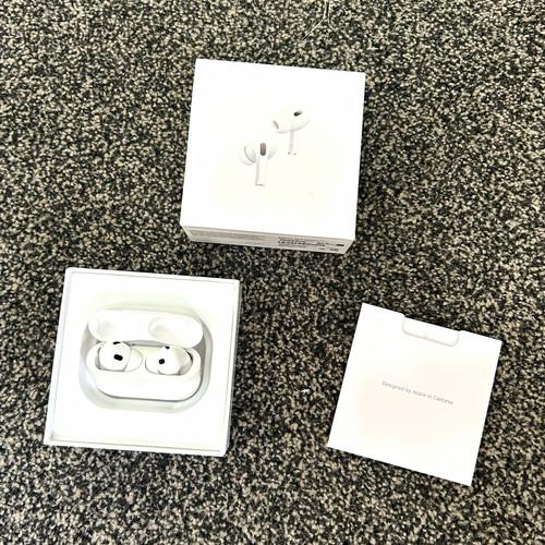 Apple AirPods Pro (2nd Gen) Active Noise Canceling Wireless White