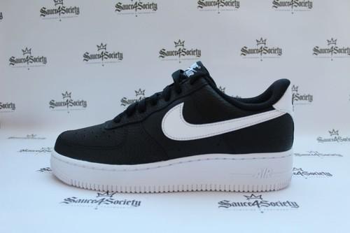 Air Force 1 07 Unisex Black and White Trainers