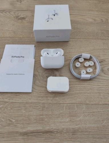 AirPods Pro 2nd Generation with MagSafe Wireless Charging Case - White