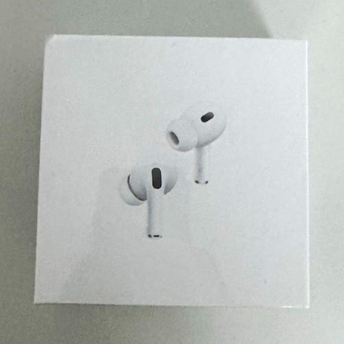 AirPods Pro 2 2nd Gen White ANC Bluetooth Earbuds USB-C MagSafe Case
