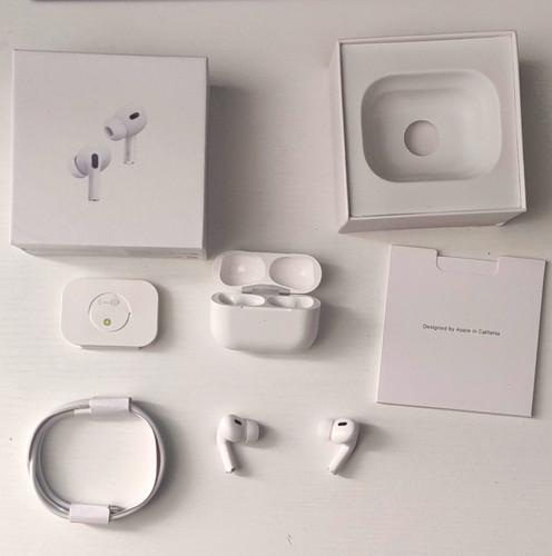 AirPods Pro (2nd Gen) In-Ear Bluetooth Earbuds MagSafe Case White