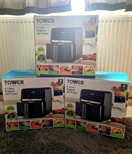 Tower T17186BM 5L Digital Air Fryer 1500W Black 11 Programmes + Basket
